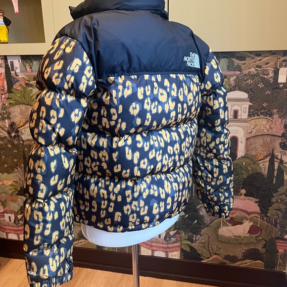 The North Face Leopard Print 1996 Retro Cropped Nuptse 700 - Leopard, size s - Picture 12 of 13